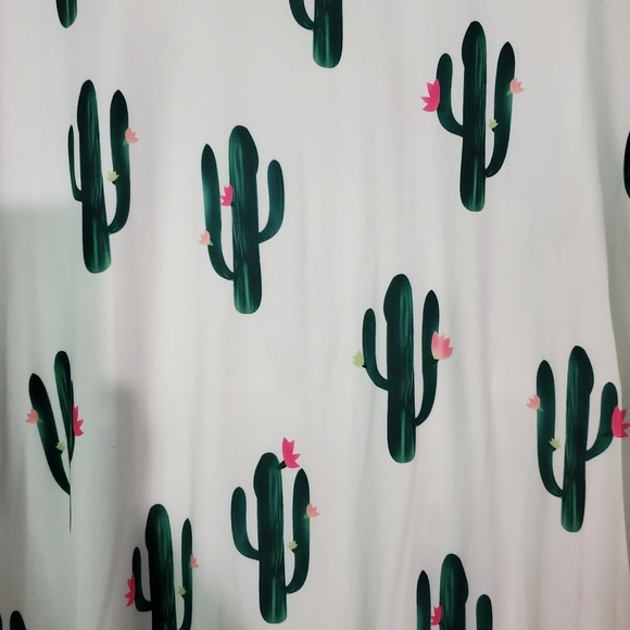 Fun Cactus Dress 🌵 - Picture 2 of 3